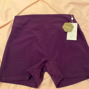 NWT XL Buffbunny Legacy Shorts in Eggplant